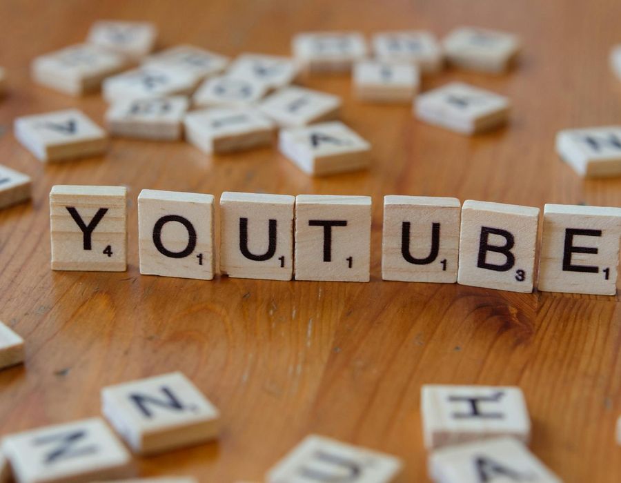 Interactive educational platform with online courses and lessons